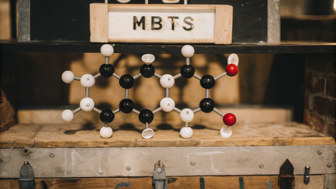 MBTS chemical structure